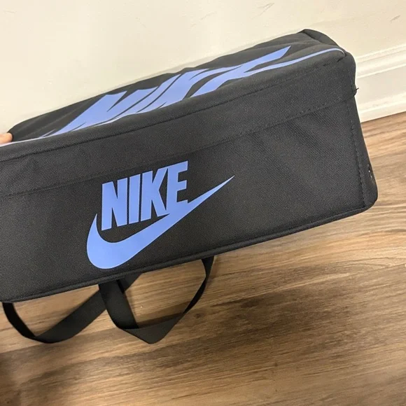 Nike Men's Black Duffel Bag with Blue Logo - Picture 4 of 11